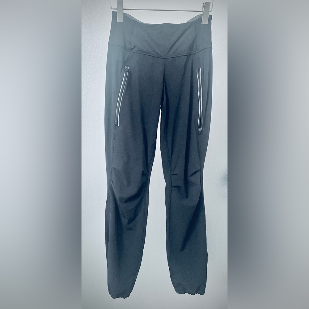 Lululemon Black Work Out Joggers Full Length, size 4, Straight Leg or Pull Tie